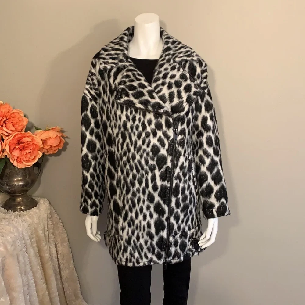 🖤🤍Banana Republic Snow Leopard Cocoon Coat XS/S NWT